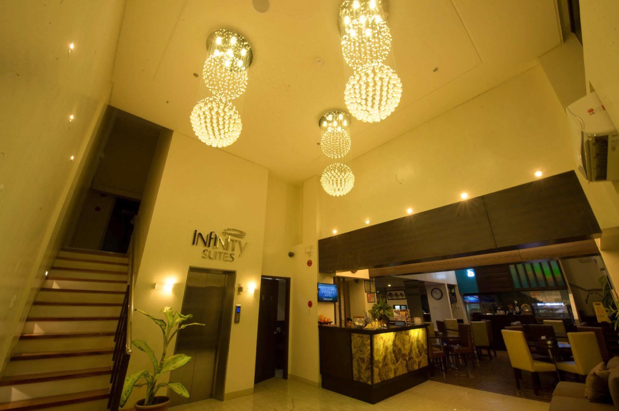 فندق أجنحة إنفينيتي Davao City المظهر الخارجي الصورة